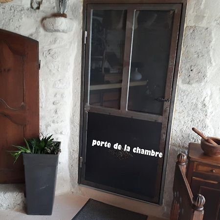La Garde Adhemar, L'Escalier Medieval Екстер'єр фото