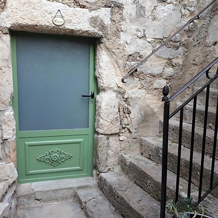 La Garde Adhemar, L'Escalier Medieval Екстер'єр фото