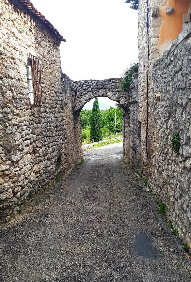 La Garde Adhemar, L'Escalier Medieval Екстер'єр фото