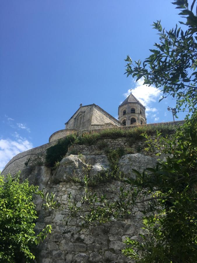 La Garde Adhemar, L'Escalier Medieval Екстер'єр фото