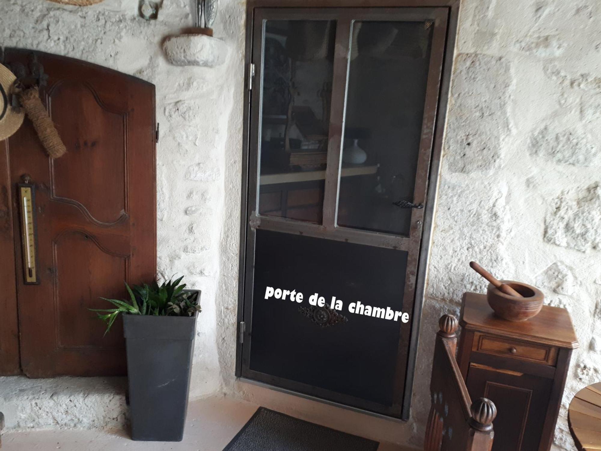 La Garde Adhemar, L'Escalier Medieval Екстер'єр фото